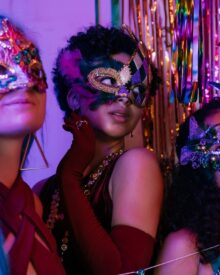 De ce ar trebui să alegeți un masked party pentru nunta voastră