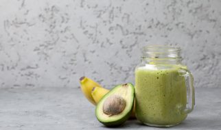 4 rețete de smoothie-uri cu avocado pentru dietă